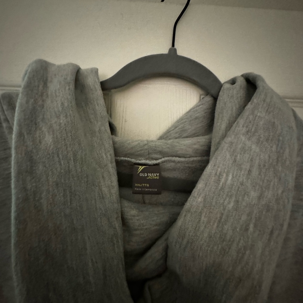 Women's Old Navy Active Grey Sweatshirt - Picture 8 of 8
